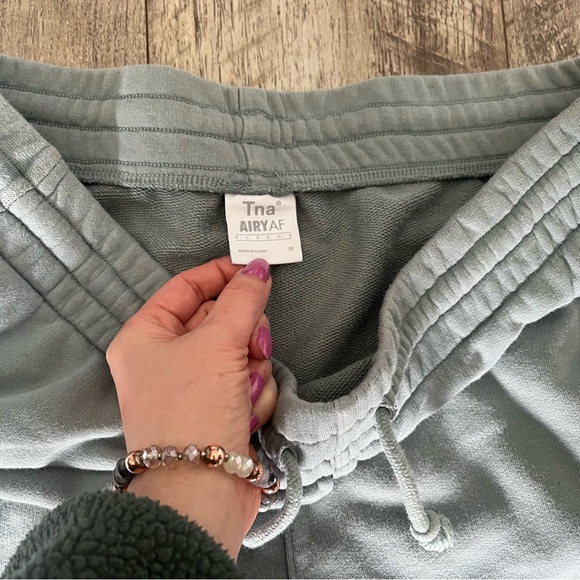 Tna Sz 1X Airy AF Fleece Boyfriend Basic Sweatpant in Sage (mint green) Size 1X - Picture 8 of 14